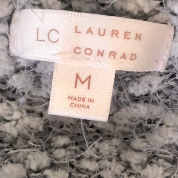 Soft & Fuzzy Gray Cozy Relaxed Oversized Boucle Knit Sweater LC Lauren Conrad - Picture 10 of 16